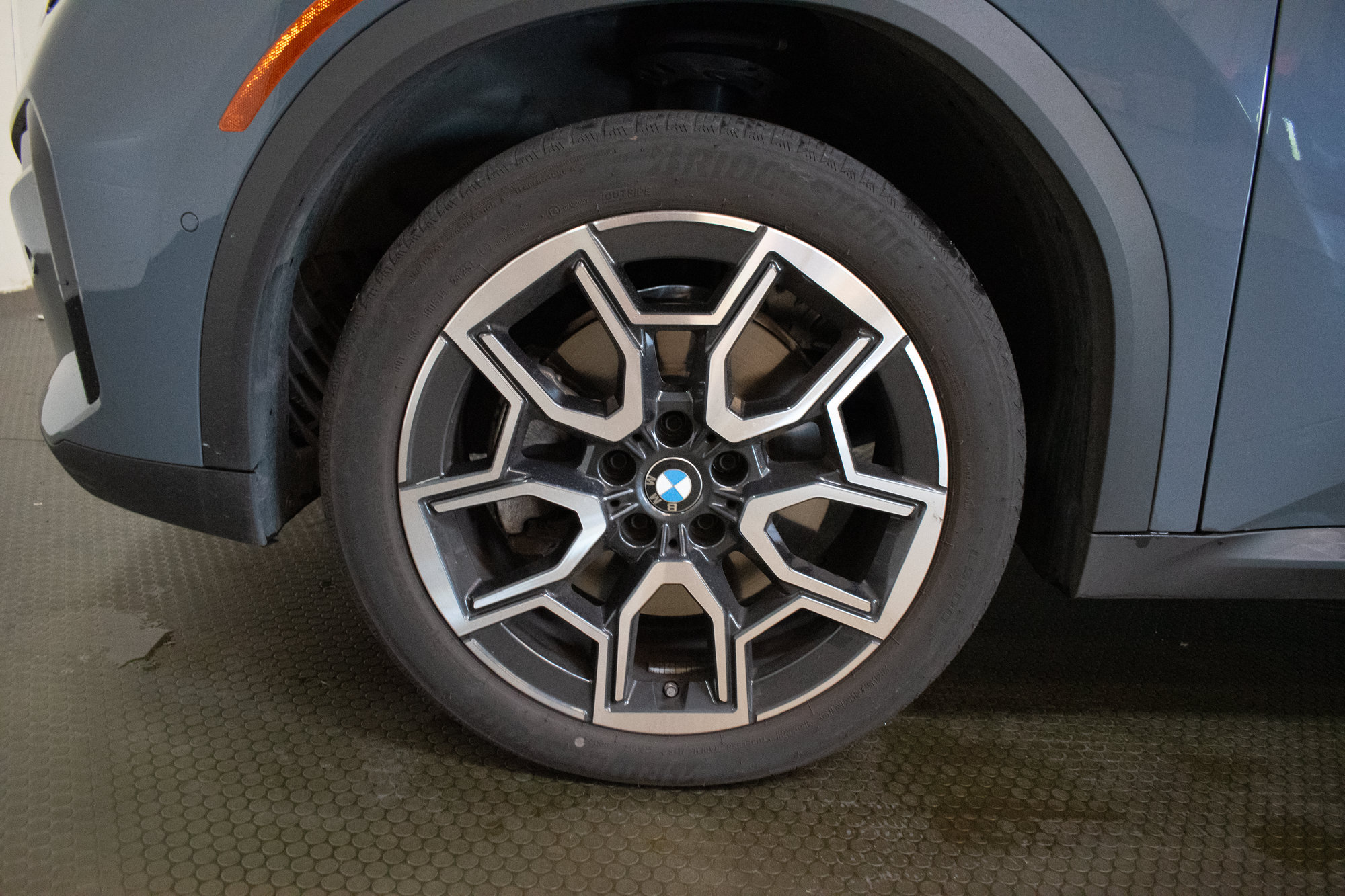 Used 2026 BMW X2 xDrive28i AWD/4WD image 9
