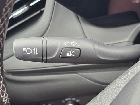 Used 2025 Buick Encore GX Preferred AWD/4WD image 18