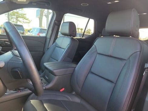 Certified 2023 Chevrolet Traverse RS image 20