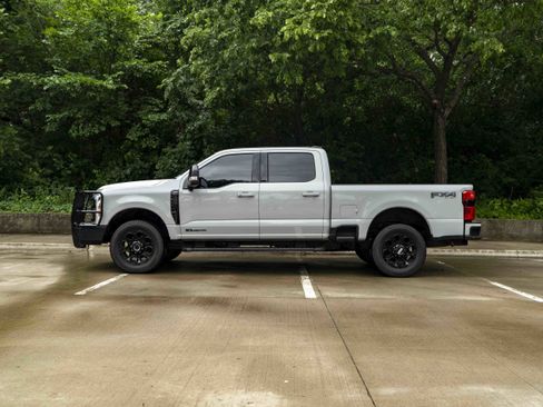 Used 2026 Ford F250 Lariat w/ Black Appearance Package AWD/4WD image 5