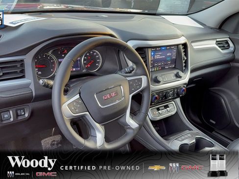 Certified 2023 GMC Acadia SLT w/ Elevation Edition image 17