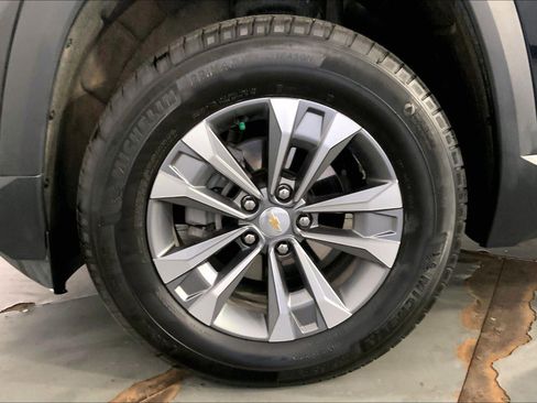 Used 2026 Chevrolet Equinox LT AWD/4WD image 11