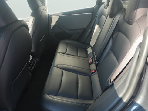 Used 2024 Tesla Model 3 Standard Range RWD image 16