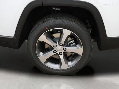 New 2026 Jeep Grand Cherokee L Limited AWD/4WD image 9