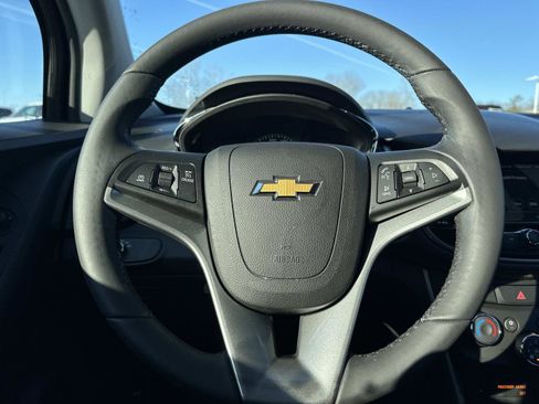 Certified 2022 Chevrolet Trax LT w/ LT Convenience Package image 19