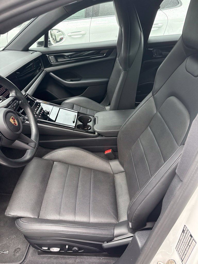 Certified 2025 Porsche Panamera RWD image 7