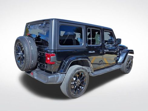 Used 2022 Jeep Wrangler Unlimited Sahara w/ Cold Weather Group AWD/4WD image 6