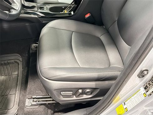 Certified 2023 Toyota Corolla Cross XLE w/ Convenience Package image 16