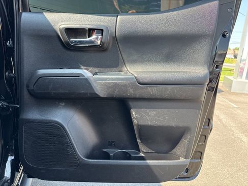 Used 2023 Toyota Tacoma TRD Off-Road image 18