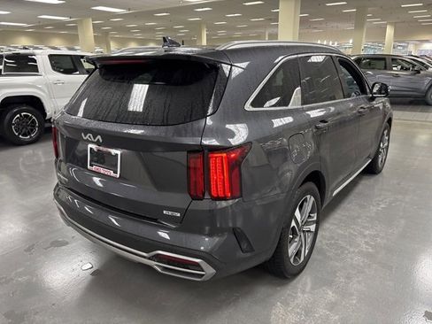 Used 2023 Kia Sorento SX Prestige image 7