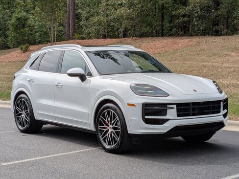 Certified 2026 Porsche Cayenne S AWD/4WD image 34