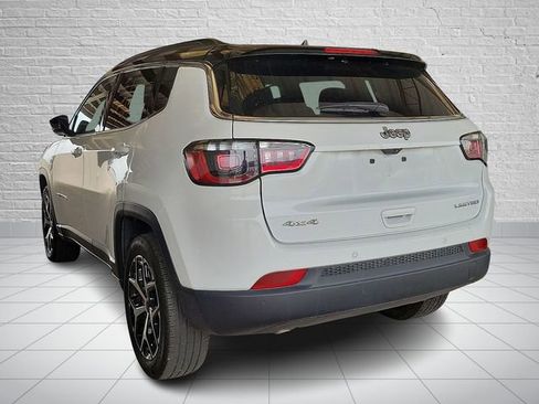 Used 2025 Jeep Compass Limited AWD/4WD image 2
