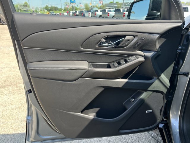 Used 2023 Chevrolet Traverse Premier w/ Redline Edition FWD image 23