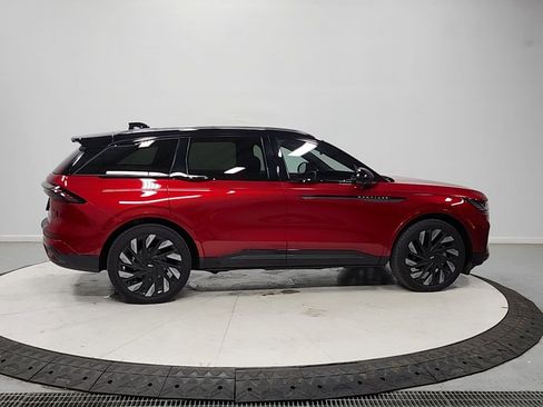 Used 2024 Lincoln Nautilus Reserve w/ Jet Appearance Package (87T) AWD/4WD image 8