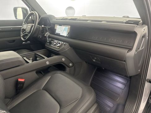 Used 2024 Land Rover Defender 110 X-Dynamic SE image 28