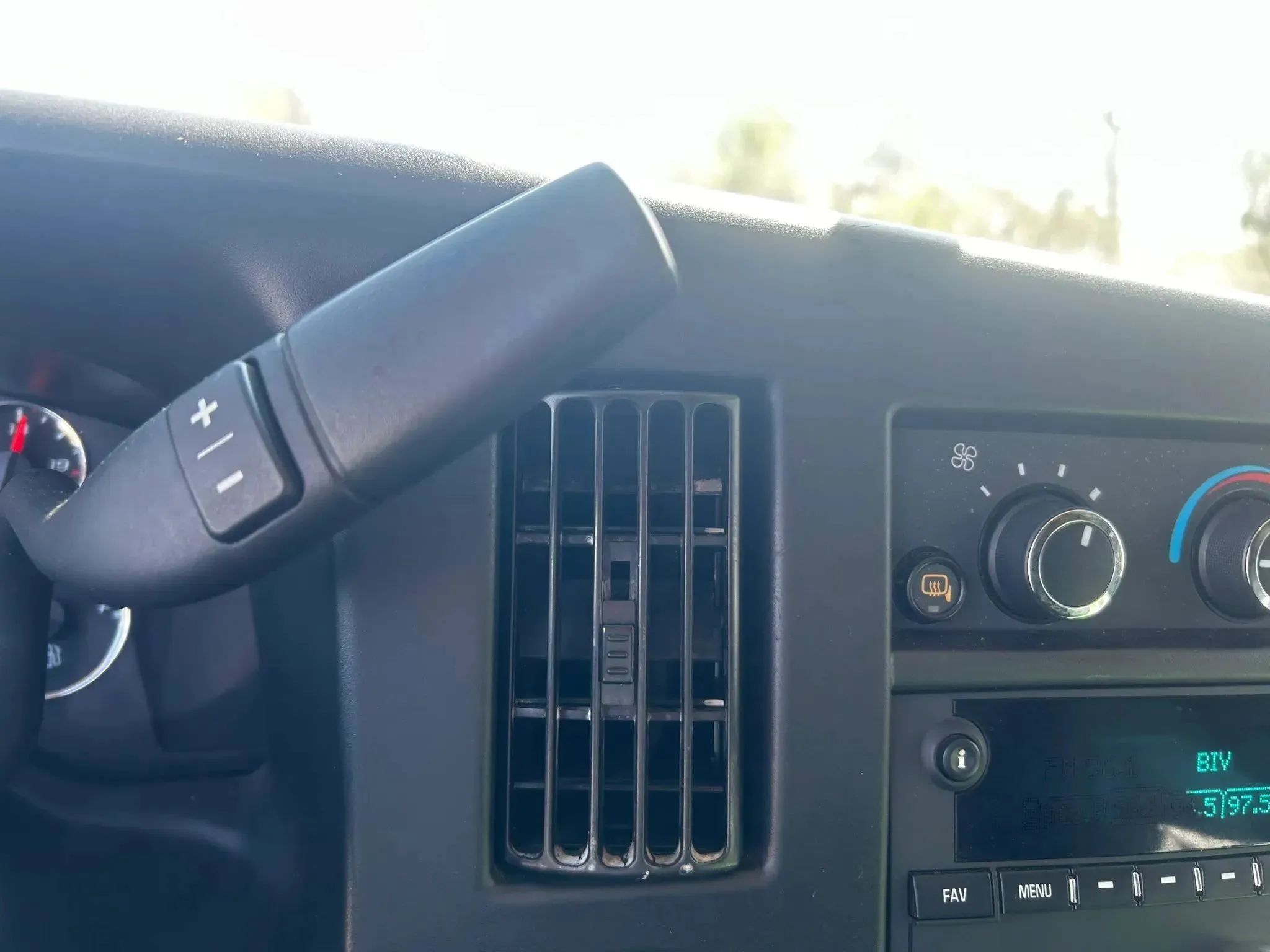 Used 2023 Chevrolet Express 2500 RWD image 15
