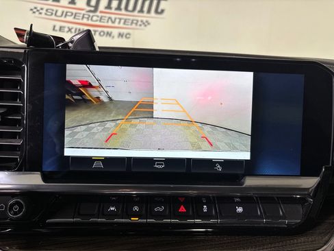 Used 2022 Chevrolet Silverado 1500 RST w/ Convenience Package II AWD/4WD image 18