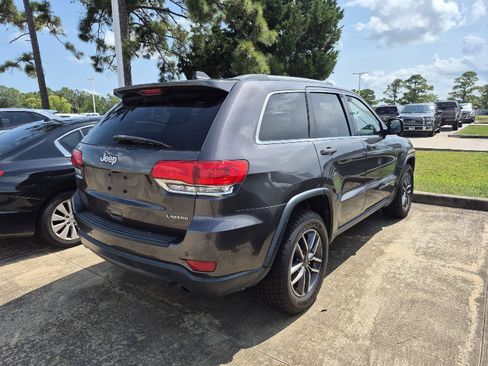 Used 2019 Jeep Grand Cherokee Laredo w/ Laredo X Package RWD image 10