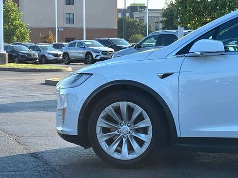 Used 2018 Tesla Model X 100D AWD/4WD image 6