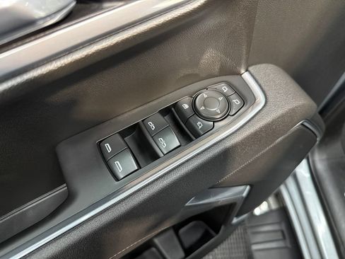 Used 2025 GMC Sierra 1500 SLT AWD/4WD image 15