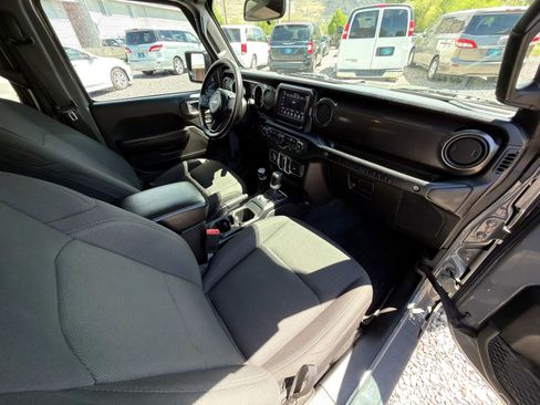 Used 2019 Jeep Wrangler Unlimited Sport AWD/4WD image 7