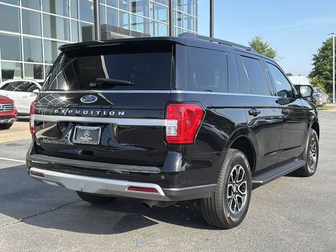 Used 2024 Ford Expedition XLT AWD/4WD image 3