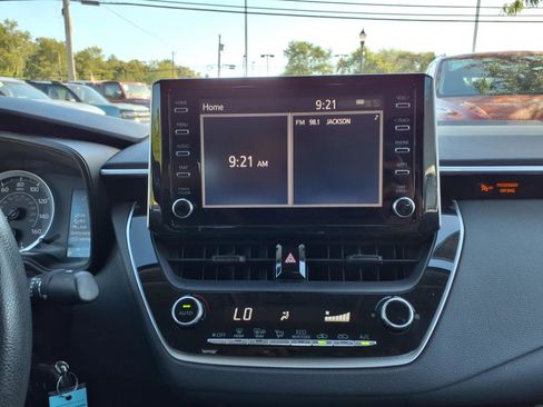 Used 2020 Toyota Corolla LE image 17