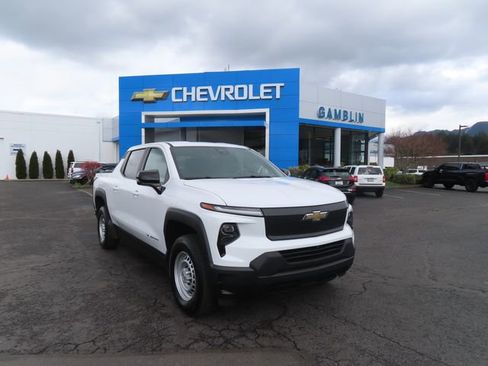 Used 2025 Chevrolet Silverado EV W/T AWD/4WD image 41
