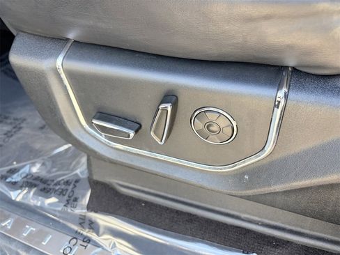 Used 2020 Ford Expedition Platinum image 19