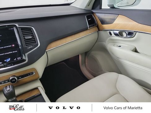 Used 2021 Volvo XC90 T6 Momentum image 17