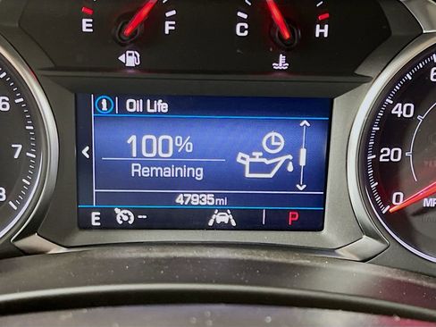 Used 2024 GMC Terrain SLE image 12