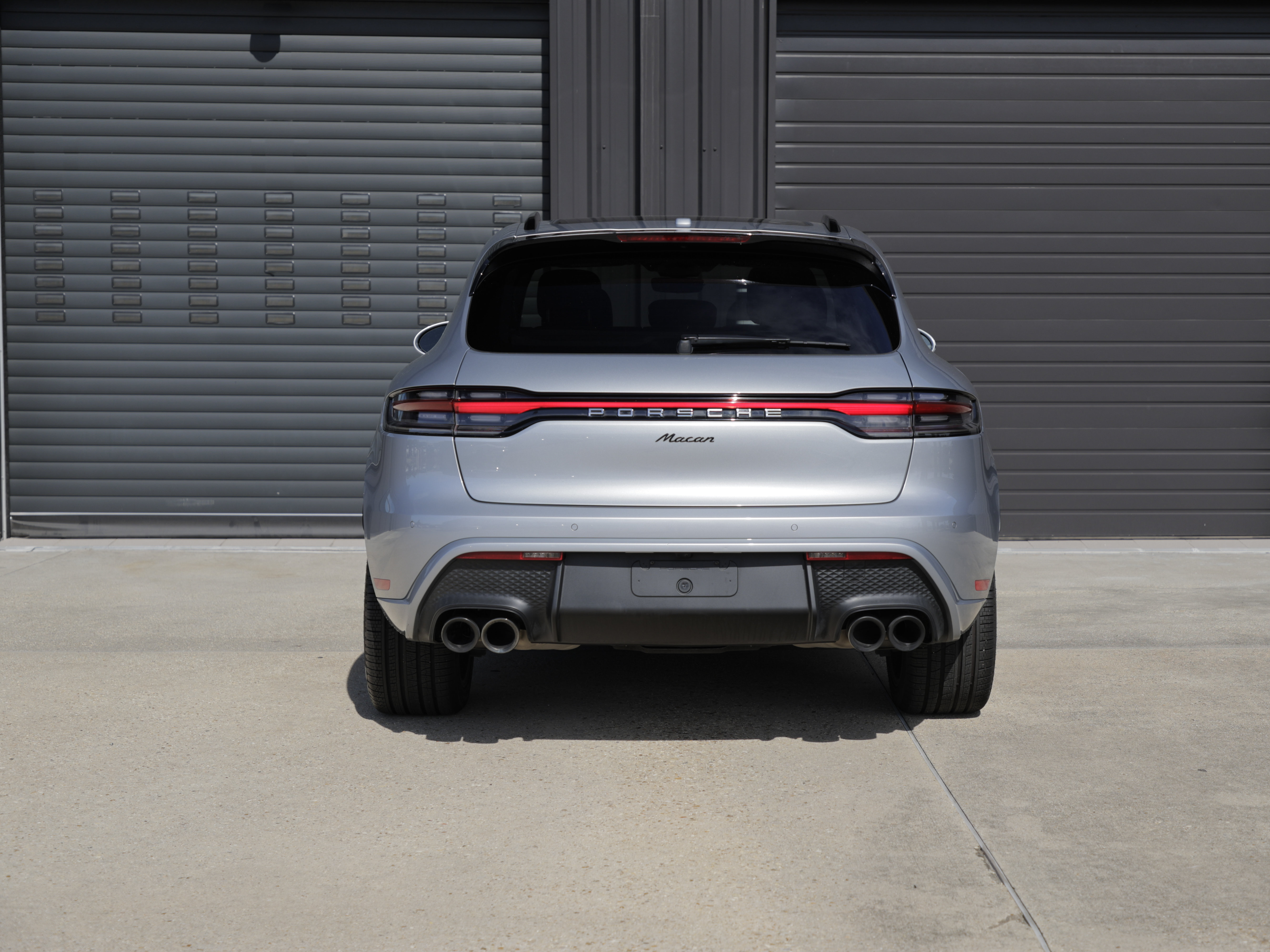 Certified 2023 Porsche Macan Turbo AWD/4WD image 4