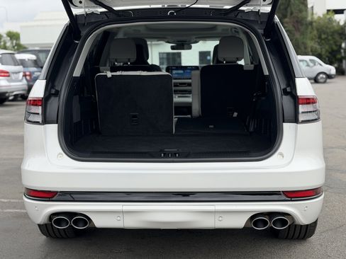 Used 2025 Lincoln Aviator Reserve w/ Equipment Group 201A image 7