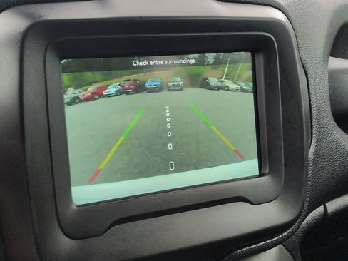 Used 2020 Jeep Renegade Altitude AWD/4WD image 13