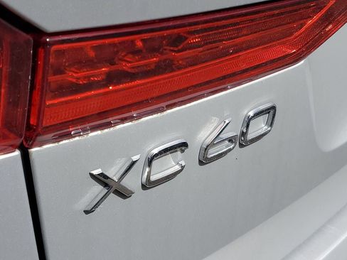 Certified 2023 Volvo XC60 B5 Ultimate w/ Protection Package image 7