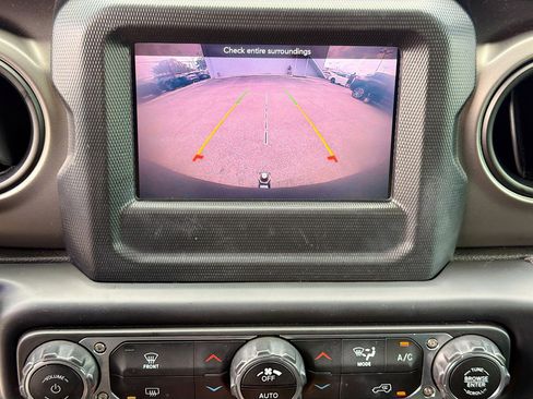 Used 2019 Jeep Wrangler Unlimited Sport S AWD/4WD image 31