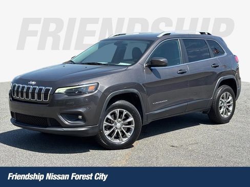 Used 2019 Jeep Cherokee Latitude Plus w/ Comfort/Convenience Group AWD/4WD image 1