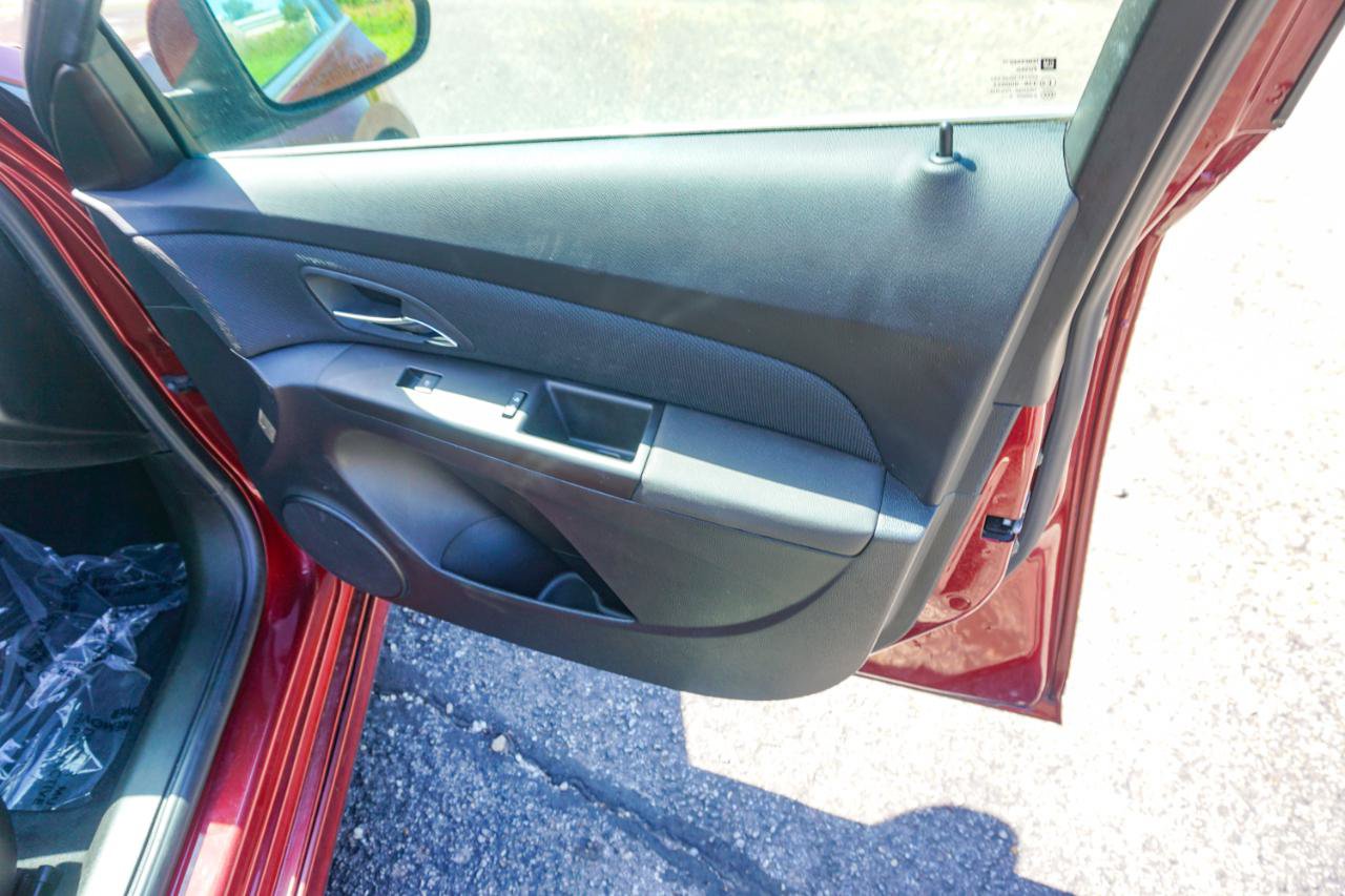 Used 2016 Chevrolet Cruze LT FWD image 19