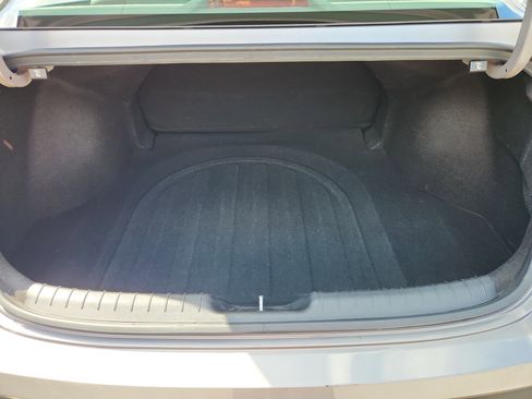 Used 2024 Hyundai Elantra SEL image 16