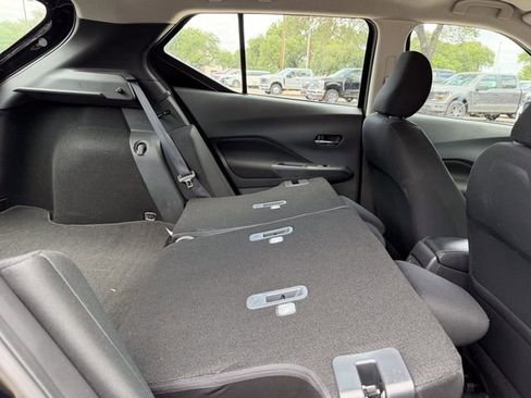 Used 2024 Nissan Kicks SV FWD image 17