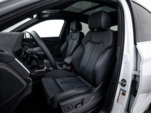 Certified 2025 Audi Q5 2.0T Premium Plus w/ Premium Plus Package image 12