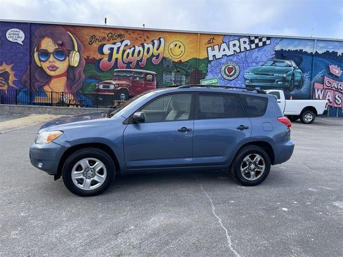Used 2007 Toyota RAV4 4WD image 2