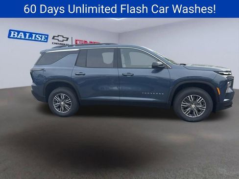 New 2026 Chevrolet Traverse LT w/ Driver Confidence Package AWD/4WD image 2