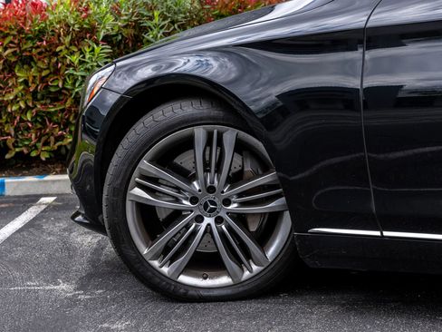 Used 2019 Mercedes-Benz S 560 Sedan image 12