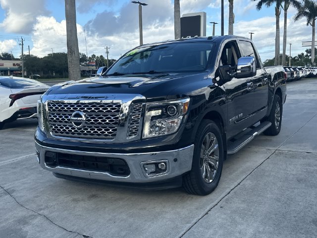 Used 2018 Nissan Titan SL w/ Chrome Package RWD image 2
