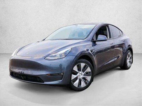 Used 2023 Tesla Model Y Long Range image 1