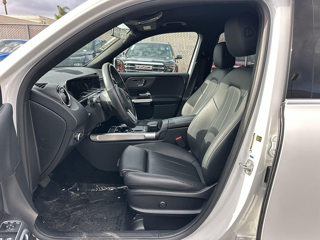 Used 2023 Mercedes-Benz GLB 250 image 17