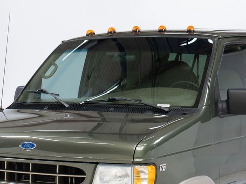 Used 2002 Ford E-350 and Econoline 350 Van image 11