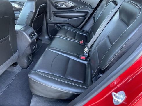 Used 2022 GMC Terrain SLT w/ Elevation Edition image 14