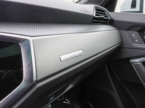 Used 2025 Audi Q3 2.0T Premium w/ Black Optic Sport Package image 23